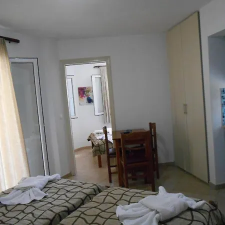 Summerfell * Agia Anna (Naxos)