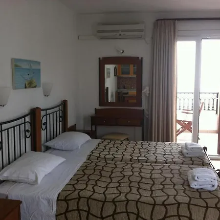 Summerfell * Agia Anna (Naxos)